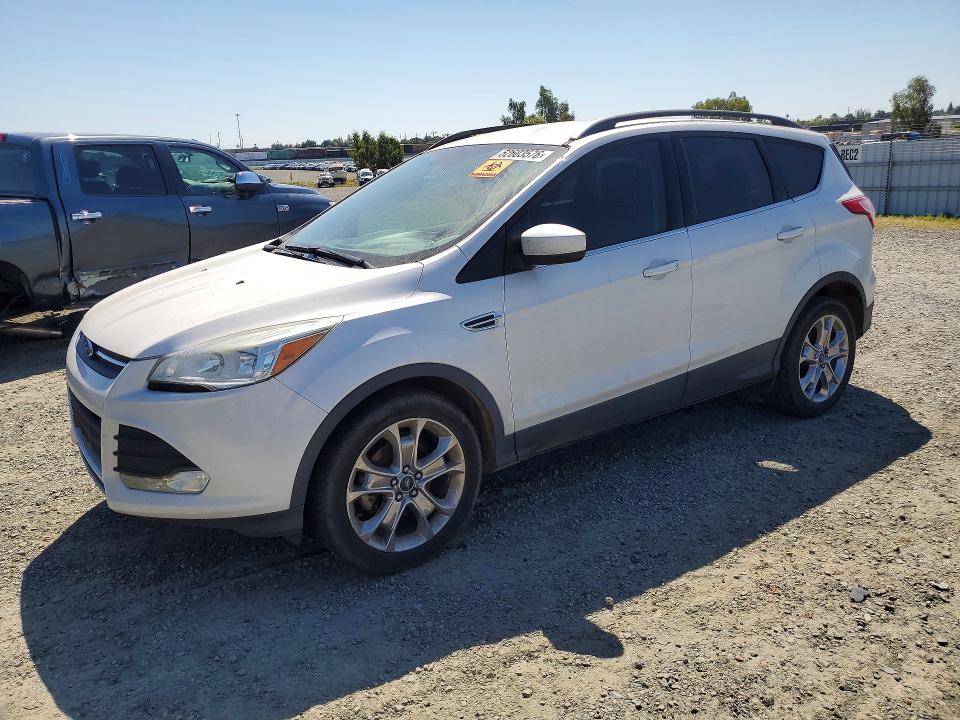 2016 Ford VIN 1FMCU0GX0GUB15927 COPART salvage auction — MINOR DENT/SCRATCHES, Ca - Dis/Dlr/Exp Only Clean Title, sold $175 on 2026-07-02 (photo 1)