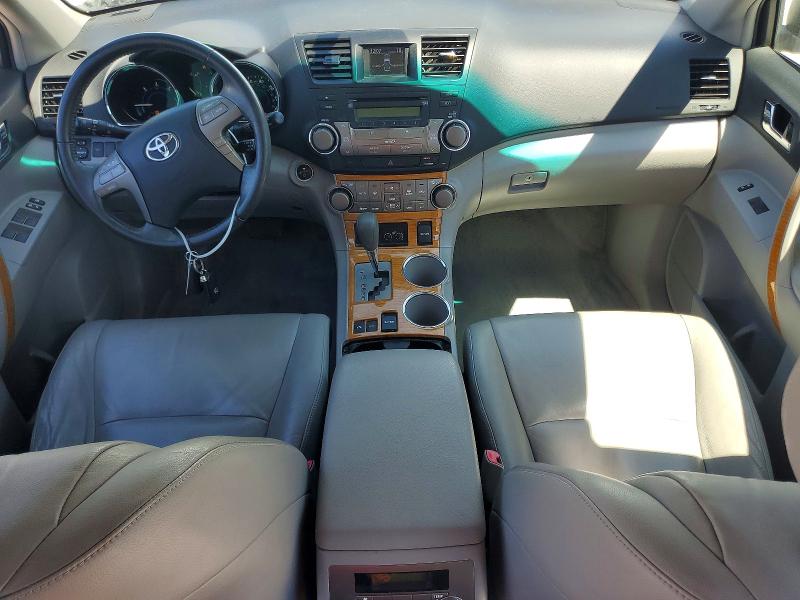 2008 Toyota Highlander hybrid VIN JTEEW44A882007594 COPART salvage auction — WATER/FLOOD, Mo - Salvage Certificate Of Title, sold $1,400 on 2026-07-06 (photo 8)