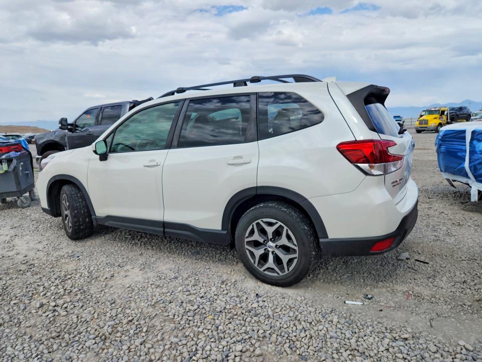2019 Subaru Forester VIN JF2SKAEC9KH438033 COPART salvage auction — SIDE, Ut - Salvage Certificate, sold $5,800 on 2026-07-10 (photo 2)