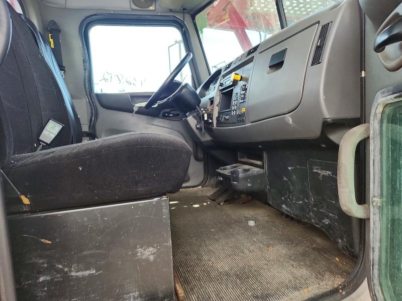 2012 Peterbilt 348 VIN 2NP3LN9XXCM150747 COPART salvage auction — MINOR DENT/SCRATCHES, WV - CERTIFICATE OF TITLE, sold $60,000 on 2026-07-28 (photo 6)