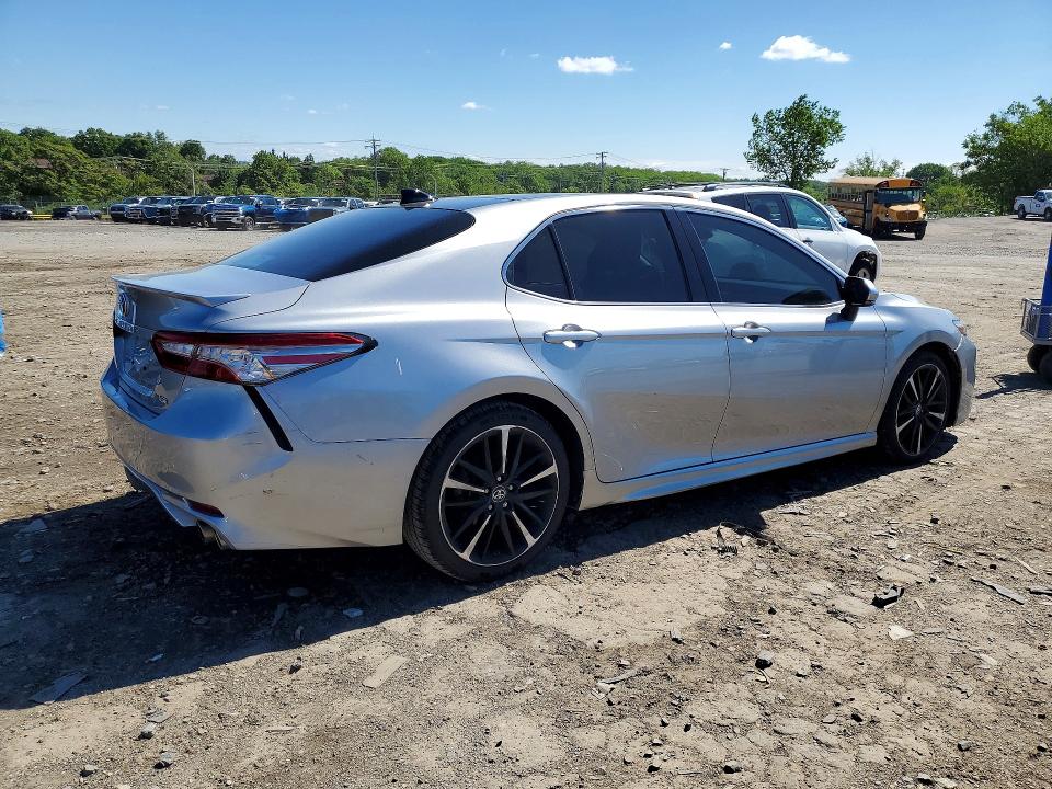2019 Toyota Camry VIN 4T1B61HK9KU719404 COPART salvage auction — REAR END, In - Certificate Of Title, sold $10,100 on 2026-07-30 (photo 3)