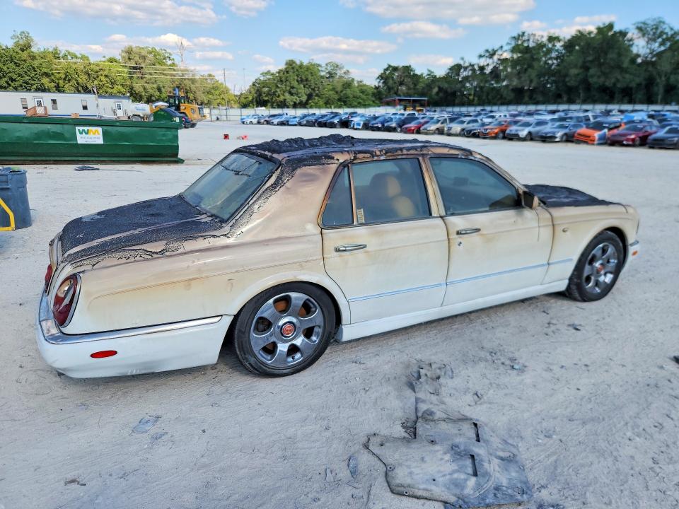 2000 Bentley Arnage VIN SCBLC31E6YCX05110 COPART salvage auction — BURN, Fl - Cert Of Title Slvg Rebuildable, sold $1,650 on 2026-07-14 (photo 3)