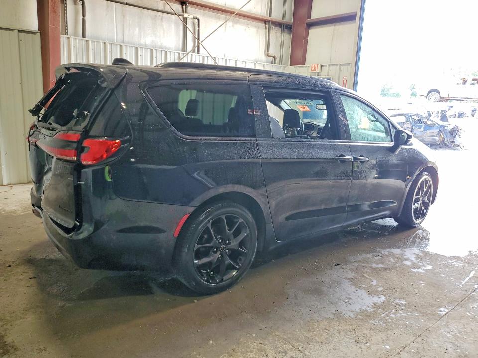 2025 Chrysler Pacifica VIN 2C4RC1GG6SR578068 COPART salvage auction — REAR END, MO - JUNKING CERTIFICATE, sold $11,300 on 2026-07-27 (photo 3)
