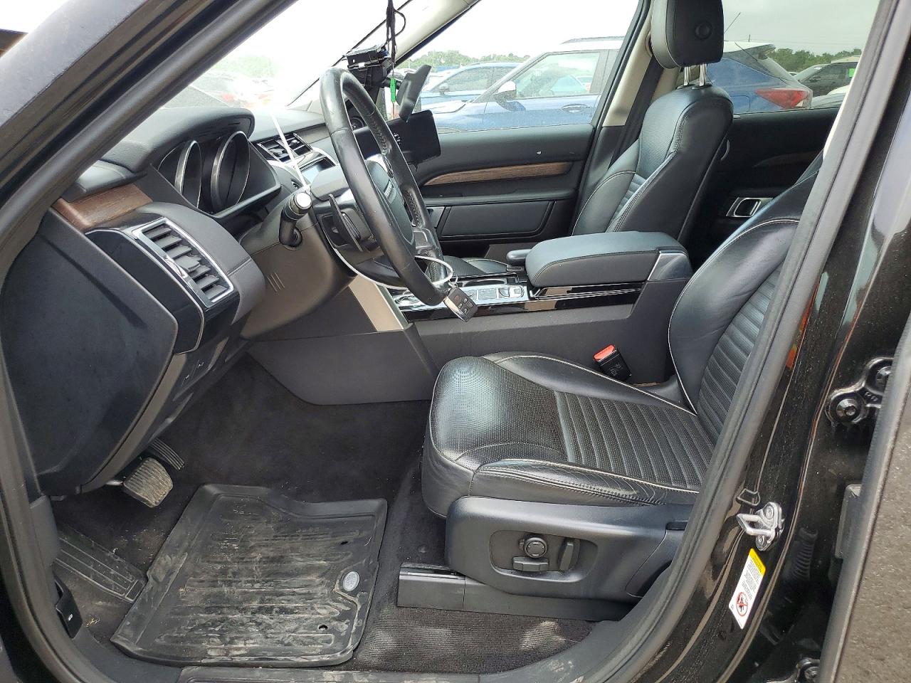 2017 Land Rover Discovery VIN SALRRBBV4HA016105 COPART salvage auction — Minor Dent/Scratches, TX - CERTIFICATE OF TITLE, sold $4,300 on 2026-07-09 (photo 7)
