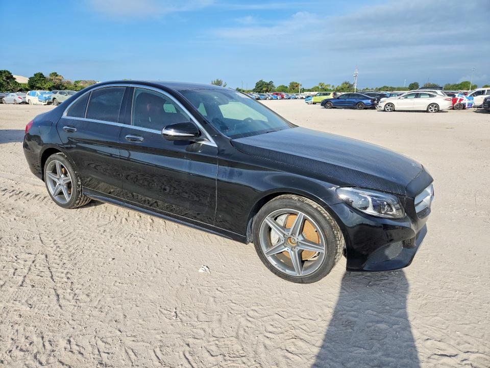 2015 Mercedes-benz C class VIN 55SWF6GB6FU032379 COPART salvage auction — MINOR DENT/SCRATCHES, FL - CERTIFICATE OF TITLE, sold $10,900 on 2026-07-23 (photo 4)