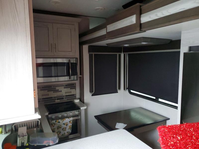 2020 Montana Trailer VIN 4YDF3772XLA742239 COPART salvage auction — ROOF, NY - MV-907A SALVAGE CERTIFICATE, sold $11,200 on 2026-07-08 (photo 6)