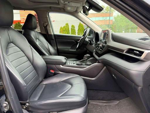 2022 Toyota Highlander VIN 5TDGZRBH5NS591314 COPART salvage auction — MINOR DENT/SCRATCHES, Ny - Certificate Of Title, sold $21,600 on 2026-07-21 (photo 8)