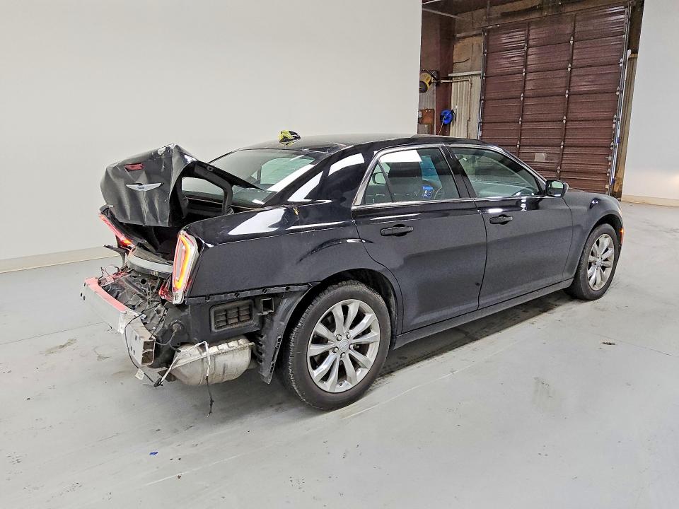 2022 Chrysler 300 VIN 2C3CCARG0NH205531 COPART salvage auction — REAR END, Va - Cert Of Title-Salvage Rebuilt, sold $1,700 on 2026-07-28 (photo 3)