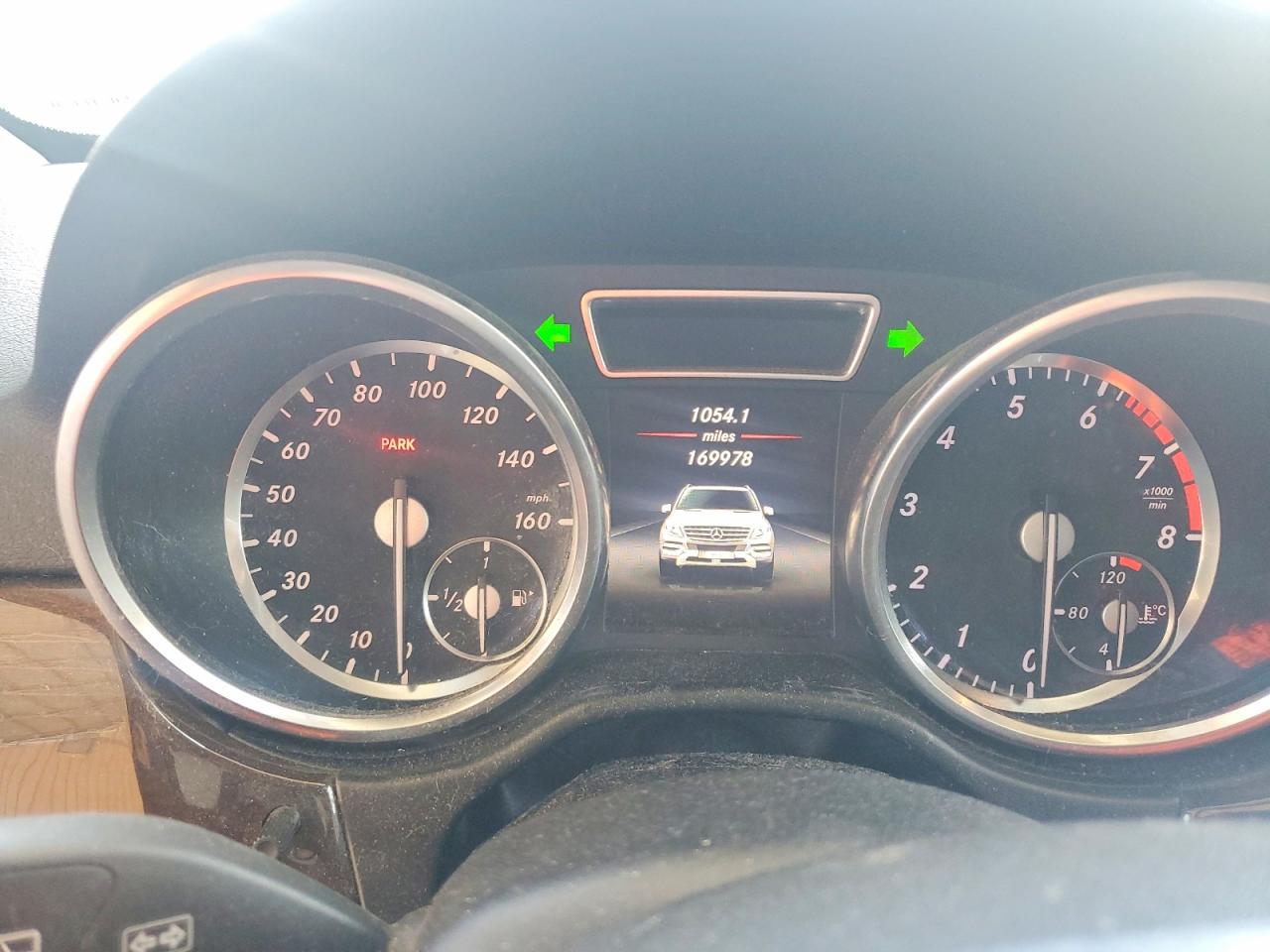 2015 Mercedes-Benz ML-Class VIN 4JGDA5HB7FA502164 COPART salvage auction — Minor Dent/Scratches, KS - CERTIFICATE OF TITLE, sold $2,100 on 2026-07-09 (photo 9)