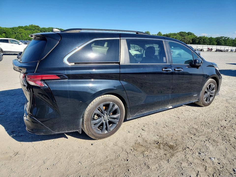 2021 Toyota Sienna VIN 5TDDRKEC4MS051042 COPART salvage auction — REAR END, Nc - Salvage Certificate Of Title, sold $5,500 on 2026-07-29 (photo 3)