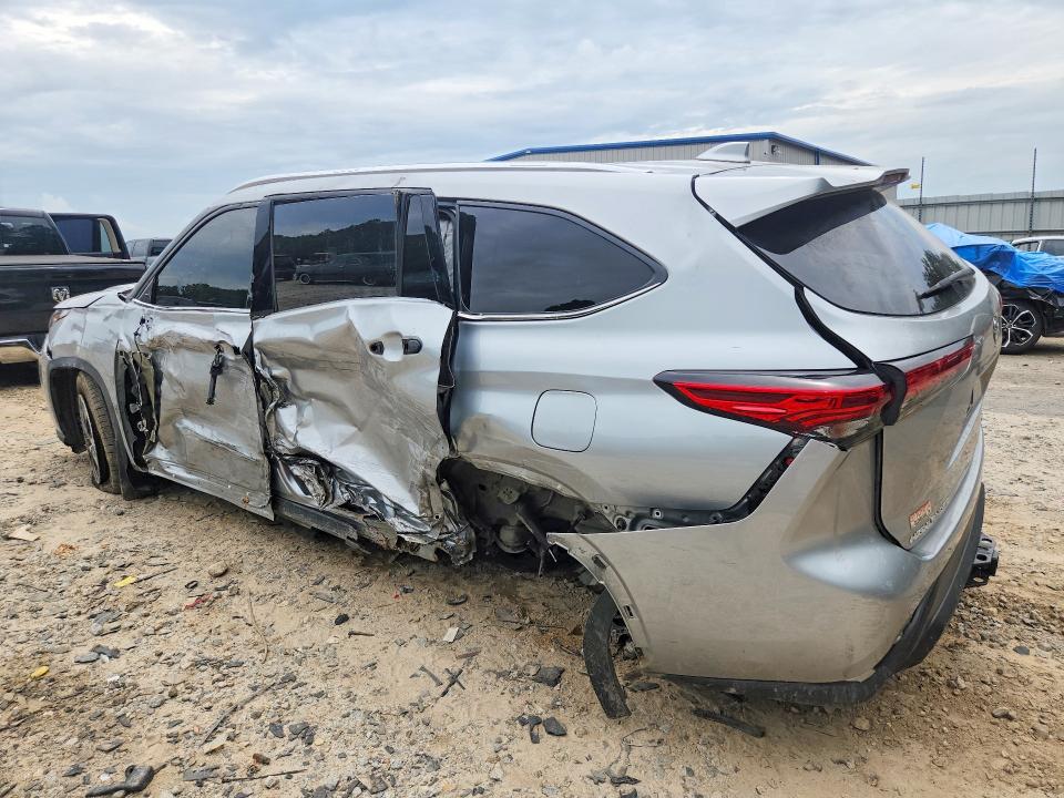 2021 Toyota Highlander VIN 5TDGZRBH4MS546931 COPART salvage auction — ROOF, Salvage Title, sold $275 on 2026-07-24 (photo 2)