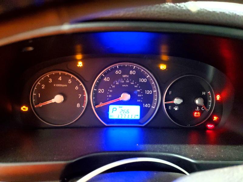 2010 Hyundai Santa fe VIN 5NMSH4AG0AH373917 COPART salvage auction — MECHANICAL, Tx - Certificate Of Title, sold $625 on 2026-08-03 (photo 9)