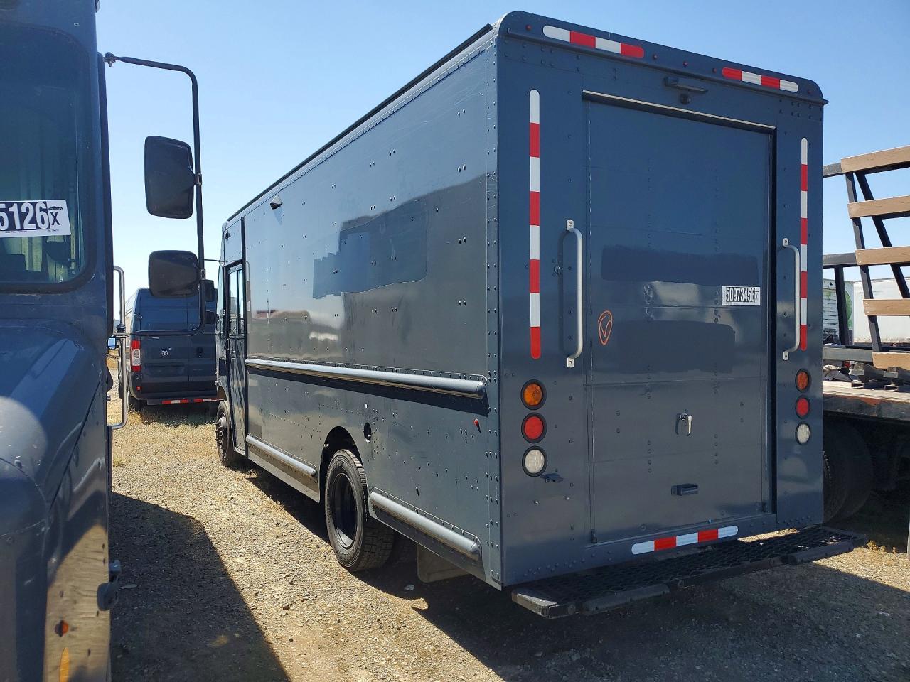 2021 Freightliner Chassis VIN 4UZAC2GA4MCMM9252 COPART salvage auction — Minor Dent/Scratches, CA - CERTIFICATE OF TITLE, sold $15,300 on 2026-05-26 (photo 2)