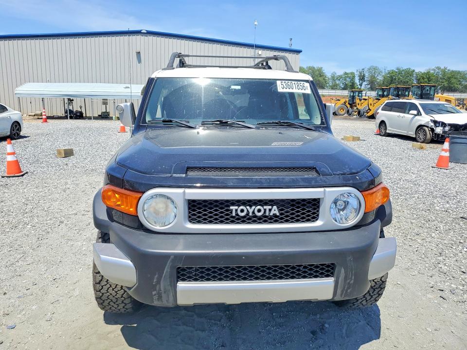 2007 Toyota Fj cruiser VIN JTEBU11F570017355 COPART salvage auction — SIDE, SC - CERT OF TITLE-SALVAGE, sold $5,000 on 2026-07-13 (photo 5)