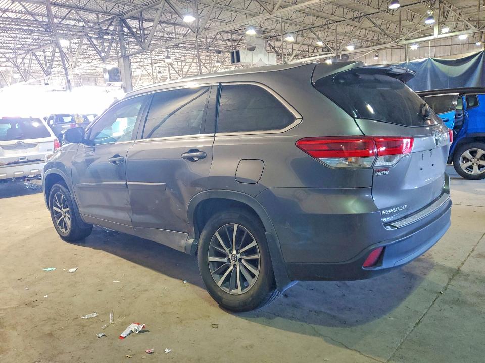 2018 Toyota Highlander VIN 5TDJZRFH9JS545317 COPART salvage auction — VANDALISM, Sc - Cert Of Title-Salvage, sold $8,500 on 2026-07-17 (photo 2)