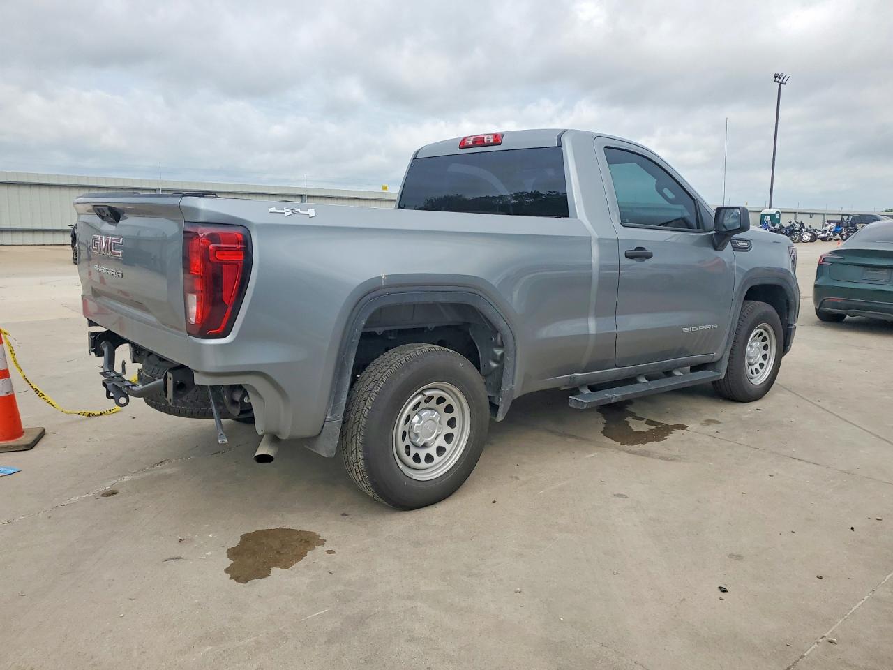 2026 GMC Sierra VIN 3GTNUAEK8TG138413 COPART salvage auction — Rear End, TX - SALVAGE VEHICLE TITLE, sold $19,500 on 2026-07-02 (photo 3)