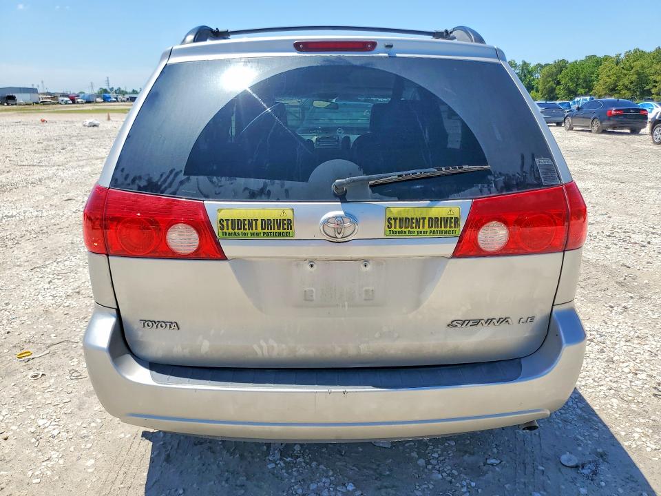 2010 Toyota Sienna VIN 5TDKK4CC5AS336094 COPART salvage auction — WATER/FLOOD, Tx - Nonrepairable Title-Flood, sold $750 on 2026-07-10 (photo 6)