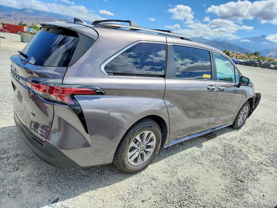 2022 Toyota Sienna VIN 5TDJRKEC5NS101046 COPART salvage auction — FRONT END, Ca - Salvage Certificate, sold $450 on 2026-07-29 (photo 3)