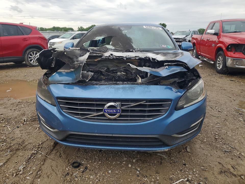 2015 Volvo S60 VIN YV126MFB5F1299831 COPART salvage auction — Burn Engine, Ks - Cert Of Title-Salvage, sold $450 on 2026-08-18 (photo 5)
