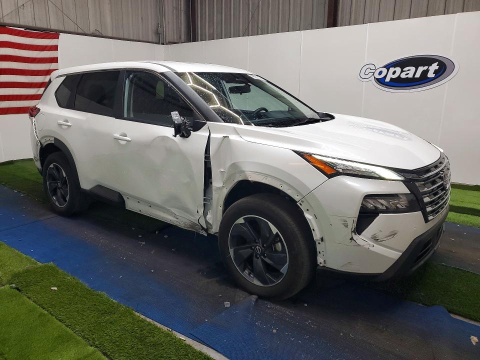 2025 Nissan Rogue VIN JN8BT3BA1SW009396 COPART salvage auction — SIDE, FL - CERTIFICATE OF TITLE (P), sold $12,200 on 2026-07-15 (photo 4)