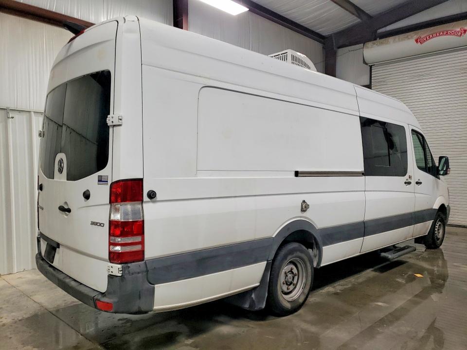 2017 Mercedes-benz Sprinter VIN WD3PF1CD0HP571499 COPART salvage auction — NORMAL WEAR, FL - CERTIFICATE OF TITLE, sold $6,700 on 2026-07-09 (photo 3)