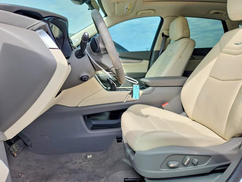 2025 Cadillac Xt5 VIN 1GYKNCR47SZ113812 COPART salvage auction — WATER/FLOOD, Tx - Salvage Title-Flood Damage, sold $3,300 on 2026-07-09 (photo 7)