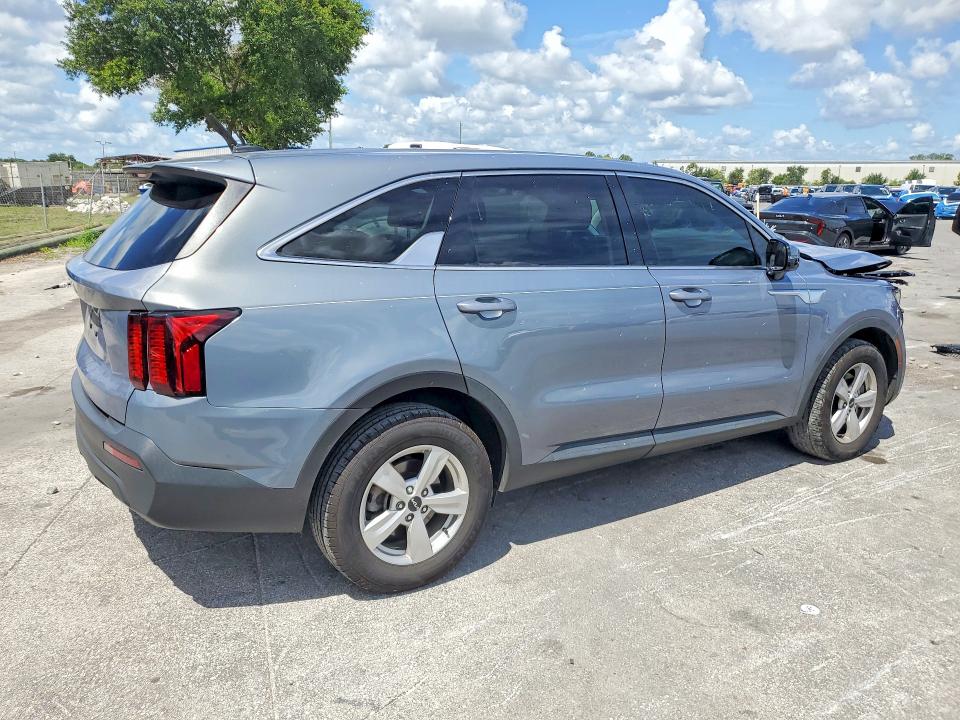 2023 Kia Sorento VIN 5XYRG4LC4PG226854 COPART salvage auction — FRONT END, Fl - Cert Of Title Slvg Rebuildable, sold $3,900 on 2026-07-30 (photo 3)