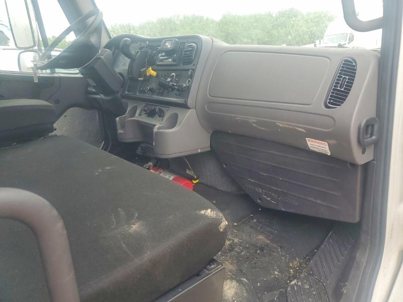 2023 Frht - freightliner VIN 3ALACWFCXPDNZ9348 COPART salvage auction — FRONT END, IA - CERT OF TITLE-SALVAGE TITLE, sold $20,300 on 2026-08-05 (photo 8)