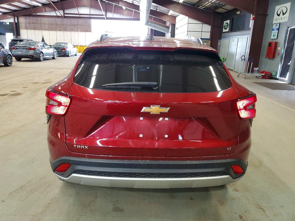 2024 Chevrolet Trax VIN KL77LHE28RC038552 COPART salvage auction — MINOR DENT/SCRATCHES, OH - CERTIFICATE OF TITLE, sold $16,700 on 2026-07-30 (photo 6)