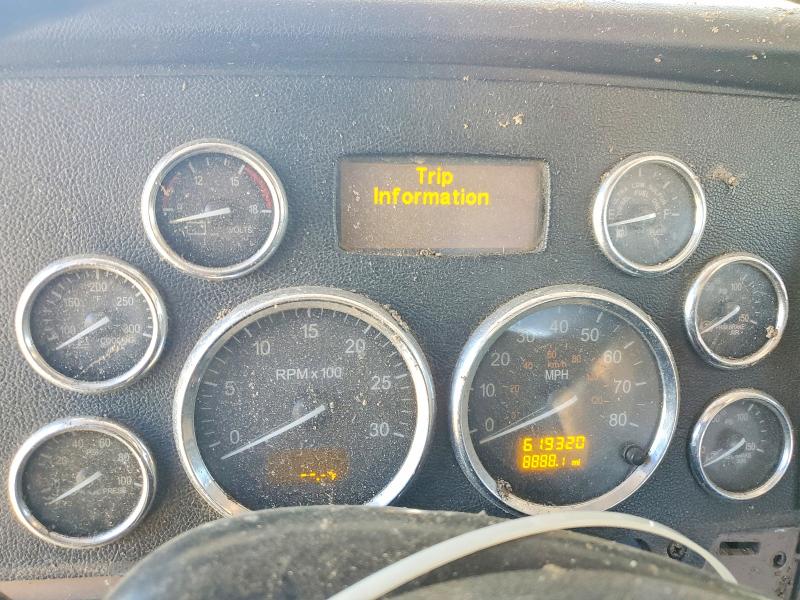 2019 Peterbilt 389 VIN 1NPXL40X7KD498602 COPART salvage auction — ROLLOVER, MA - CERT OF TITLE-SALVAGE, sold $8,500 on 2026-07-16 (photo 8)