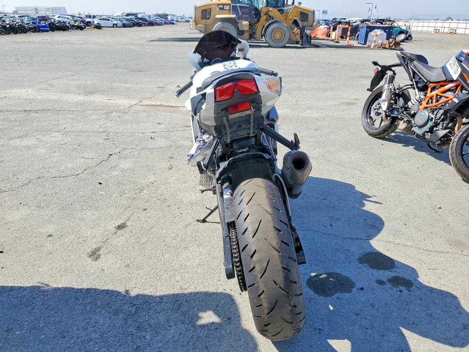 2023 Suzuki Gsx-r VIN JS1GR7MA6P7100714 COPART salvage auction — SIDE, Az - Cert Of Title - Salvage, sold $2,500 on 2026-07-16 (photo 4)
