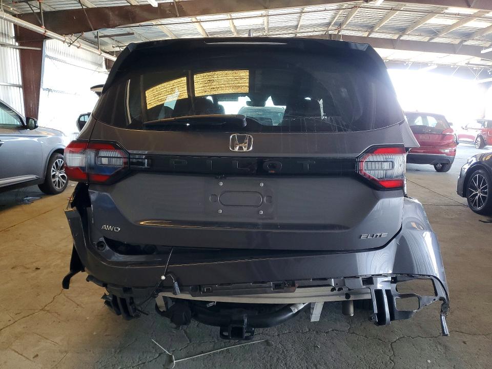 2025 Honda Pilot VIN 5FNYG1H82SB003081 COPART salvage auction — REAR END, Ca - Salvage Certificate, sold $8,100 on 2026-07-09 (photo 6)