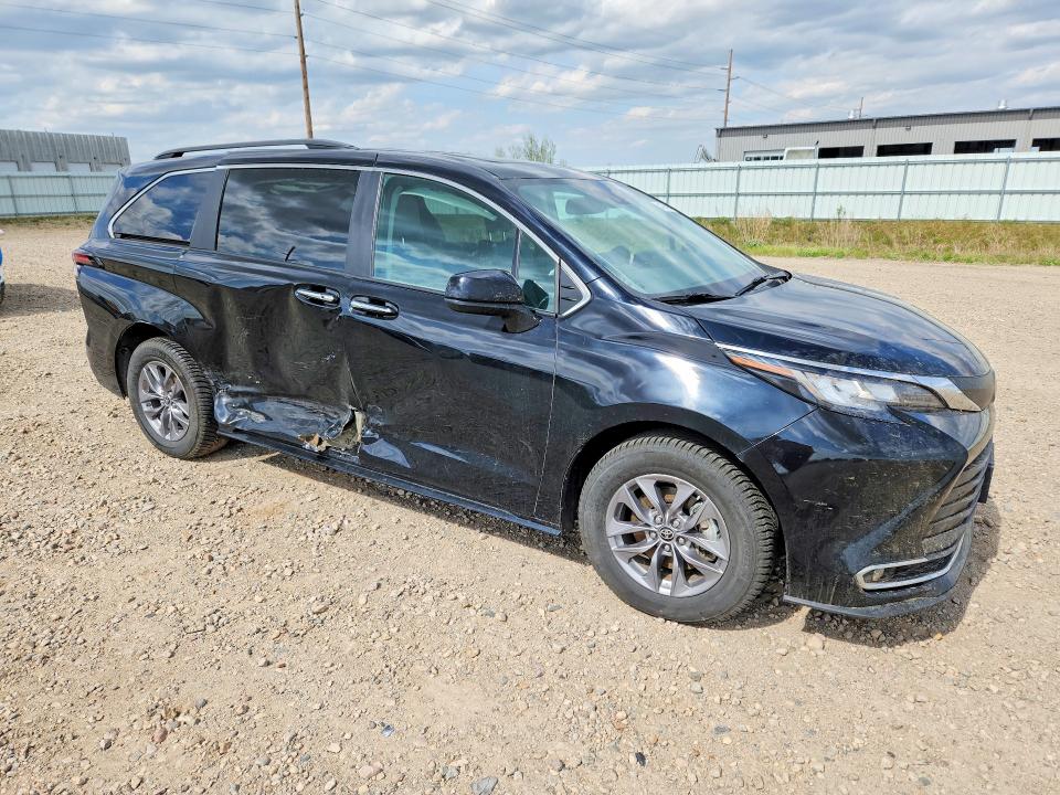 2023 Toyota Sienna VIN 5TDYRKEC6PS173150 COPART salvage auction — SIDE, Mn - Cert Of Title-Salvage, sold $16,100 on 2026-07-06 (photo 4)