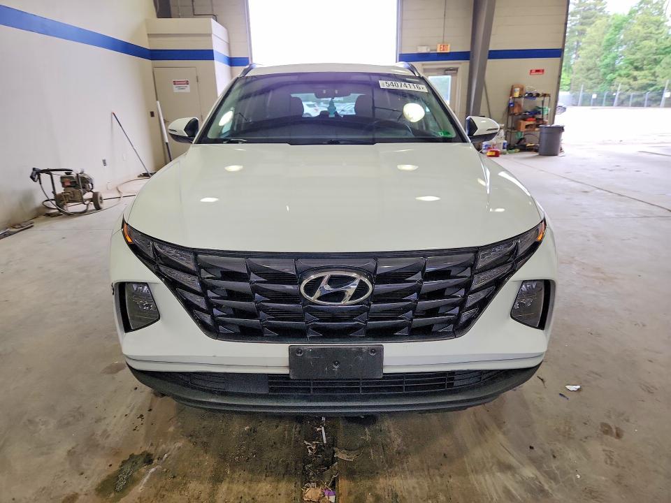 2022 Hyundai Tucson VIN 5NMJBCAE5NH121611 COPART salvage auction — REAR END, VA - CERT OF TITLE - SALVAGE, sold $7,100 on 2026-07-02 (photo 5)