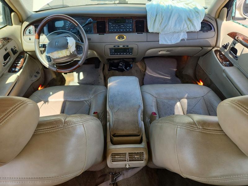 2000 Lincoln TOWN CAR VIN 1LNHM83W0YY938434 COPART salvage auction — FRONT END, KY - CERT OF TITLE-SALVAGE, sold $500 on 2026-07-09 (photo 8)