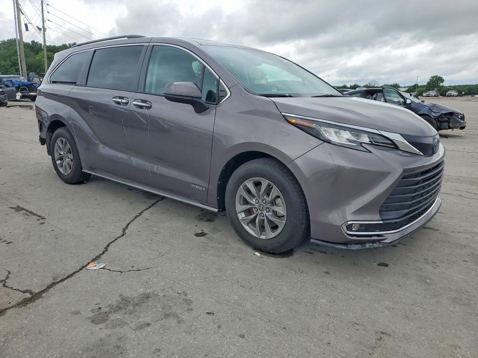 2021 Toyota Sienna VIN 5TDJSKFC5MS028844 COPART salvage auction — REAR END, Tn - Salvage Certificate, sold $18,100 on 2026-07-27 (photo 4)