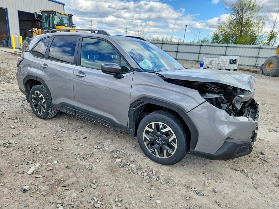 2025 Subaru Forester VIN JF2SLDBC3SH503588 COPART salvage auction — FRONT END, WI - CERT OF TITLE-SALVAGE VEHICLE, sold $9,100 on 2026-09-14 (photo 4)