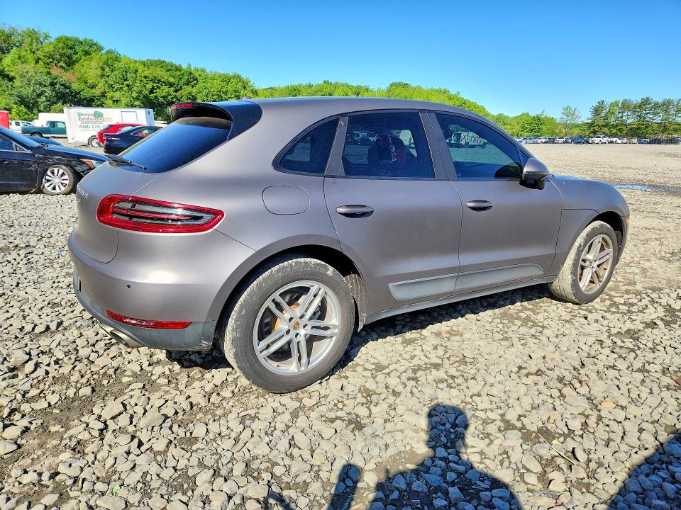 2015 Porsche Macan VIN WP1AB2A51FLB60141 COPART salvage auction — MINOR DENT/SCRATCHES, Nj - Certificate Of Title, sold $7,600 on 2026-07-27 (photo 3)