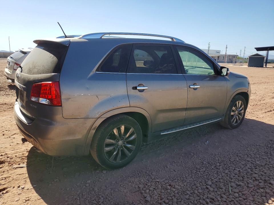 2013 Kia Sorento VIN 5XYKW4A23DG347482 COPART salvage auction — MINOR DENT/SCRATCHES, Az - Certificate Of Title, sold $1,050 on 2026-07-07 (photo 3)
