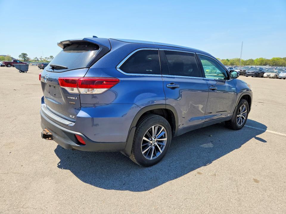 2017 Toyota Highlander VIN 5TDJGRFH0HS032148 COPART salvage auction — UNDERCARRIAGE, Pa - Certificate Of Salvage, sold $5,700 on 2026-07-06 (photo 3)
