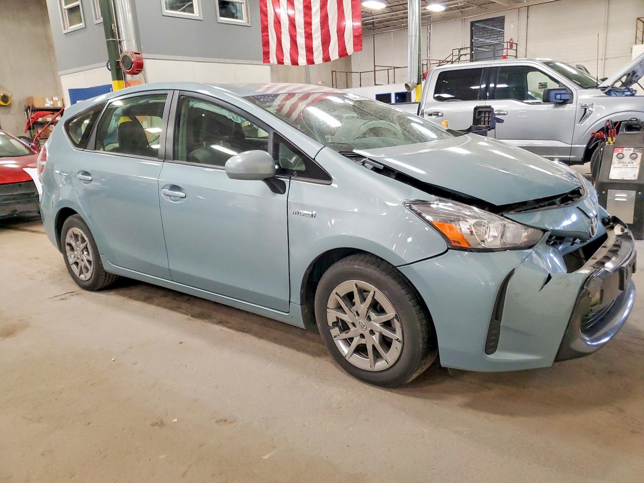 2015 Toyota Prius V VIN JTDZN3EU8FJ038861 COPART salvage auction — Front End, MN - CERT OF TITLE-SALVAGE, sold $2,500 on 2026-07-09 (photo 4)