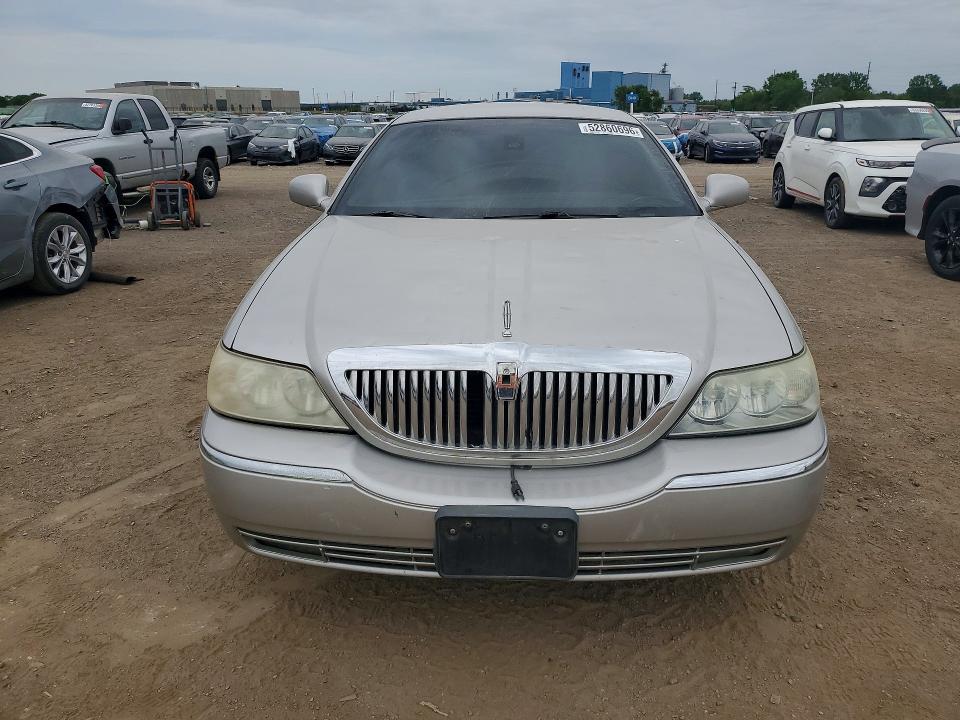 2003 Lincoln TOWN CAR VIN 1LNHM83WX3Y626677 COPART salvage auction — HAIL, IA - CERT OF TITLE-SALVAGE TITLE, sold $475 on 2026-07-31 (photo 5)