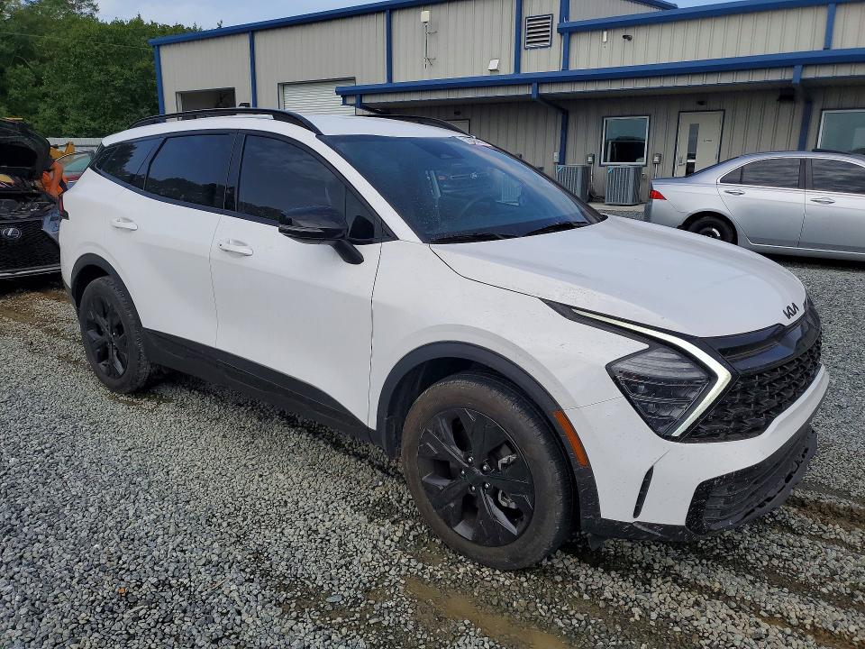 2025 Kia Sportage VIN 5XYK6CDF6SG274436 COPART salvage auction — SIDE, Nc - Salvage Certificate Of Title, sold $3,500 on 2026-07-30 (photo 4)