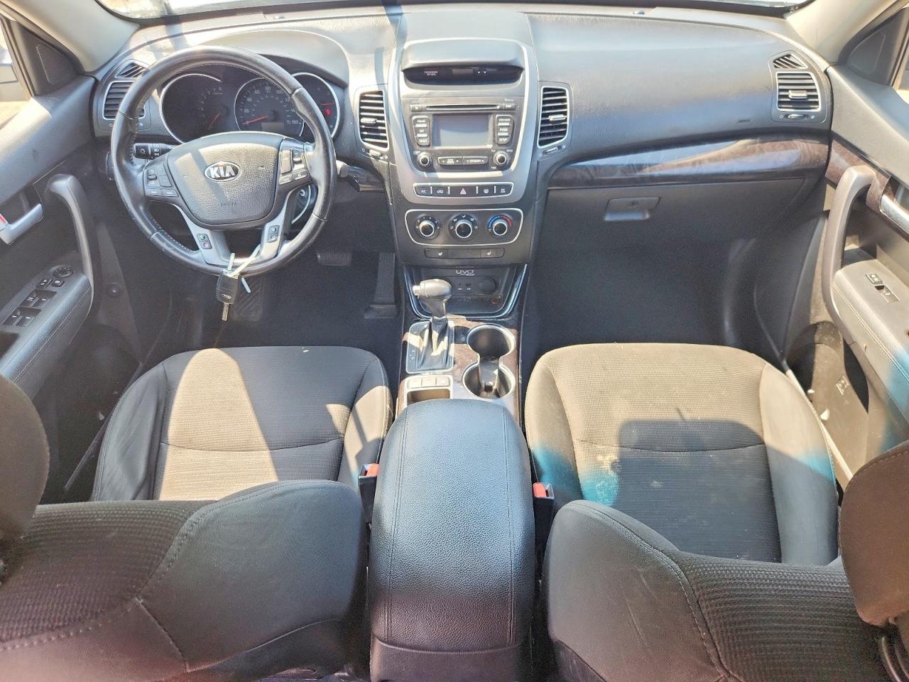 2015 Kia Sorento VIN 5XYKT4A74FG612868 COPART salvage auction — Minor Dent/Scratches, LA - CERT OF TITLE-SALVAGE, sold $2,050 on 2026-07-09 (photo 8)