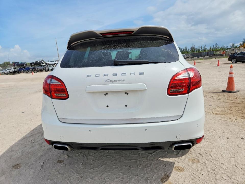 2014 Porsche Cayenne VIN WP1AA2A28ELA97451 COPART salvage auction — MINOR DENT/SCRATCHES, Fl - Certificate Of Title (P), sold $2,050 on 2026-07-30 (photo 6)