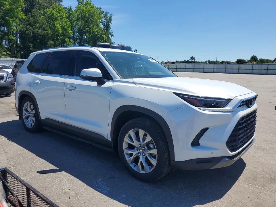2026 Toyota Highlander VIN 5TDACAB59TS077686 COPART salvage auction — SIDE, Nc - Salvage Certificate Of Title, sold $21,400 on 2026-07-09 (photo 4)