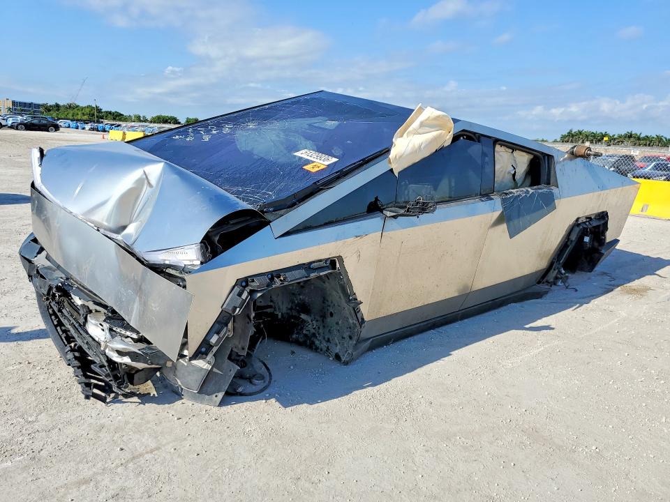 2024 Tesla VIN 7G2CEHED4RA014209 COPART salvage auction — FRONT END, Fl - Cert Of Title Slvg Rebuildable, sold $12,100 on 2026-07-08 (photo 1)