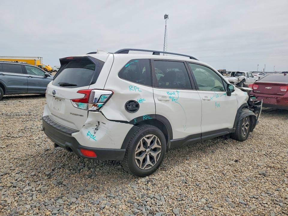 2020 Subaru Forester VIN JF2SKAGC3LH433568 COPART salvage auction — FRONT END, Fl - Cert Of Title Slvg Rebuildable, sold $2,650 on 2026-07-21 (photo 3)