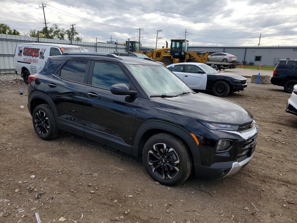 2021 Chevrolet Trailblazer VIN KL79MPSLXMB102036 COPART salvage auction — SIDE, Il - Salvage Certificate, sold $2,100 on 2026-07-31 (photo 4)