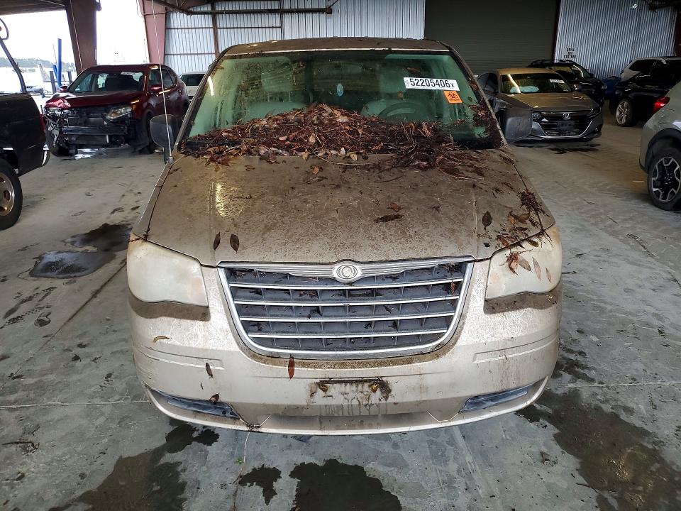 2009 Chrysler Town & country VIN 2A8HR44E89R656108 COPART salvage auction — REAR END, Ca - Dis/Dlr/Exp App For Dup Clean, sold $100 on 2026-07-02 (photo 5)